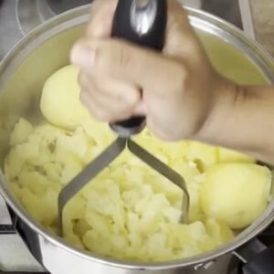 Mash the potatoes